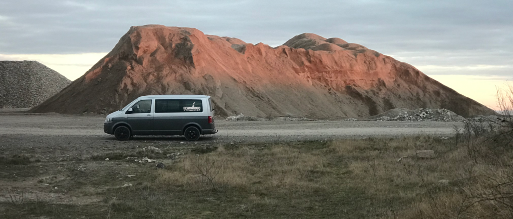 Grundtegn bussen på tur til Glatved Strand